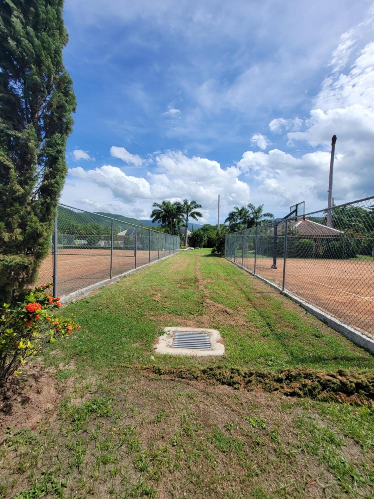 Comfortable Strategic Lodging Quarters Spanish Town Exterior photo